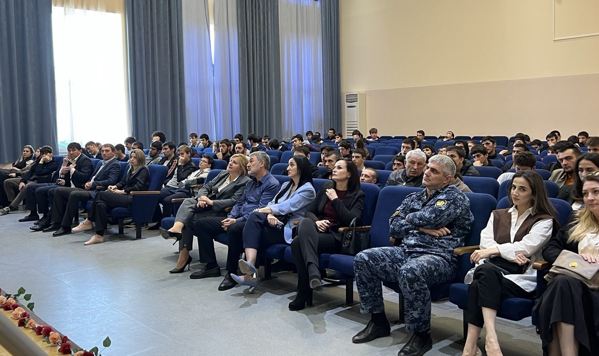 В рамках реализации межрегионального сотрудничества между Республикой Дагестан и Красноярским краем на площадке Энергетического колледжа в Каспийске состоялась ярмарка вакансий